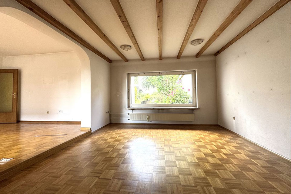 1-2-Familienhaus-Haan-wohnzimmer-Durchgang