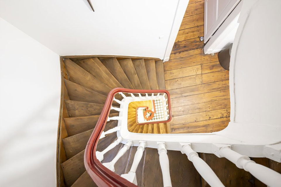 Schoene Aussicht Immobilie Luisenviertel - Treppenhaus