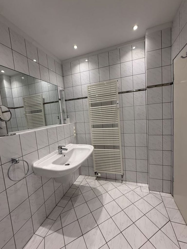Schöne Aussicht Immobilien - Etagenwohnung Barmen - Badezimmer