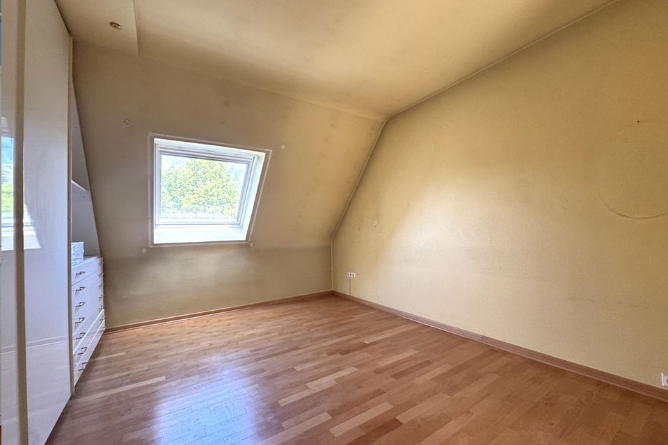schoeneaussicht-immobilien-maisonette-grafenberg-tiefgarage-Schlafzimmer