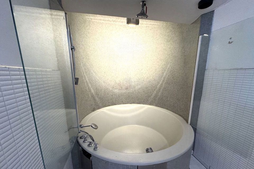 Schoeneaussicht Immobilien
Penthousewohnung im Briller Viertel runde Badewanne