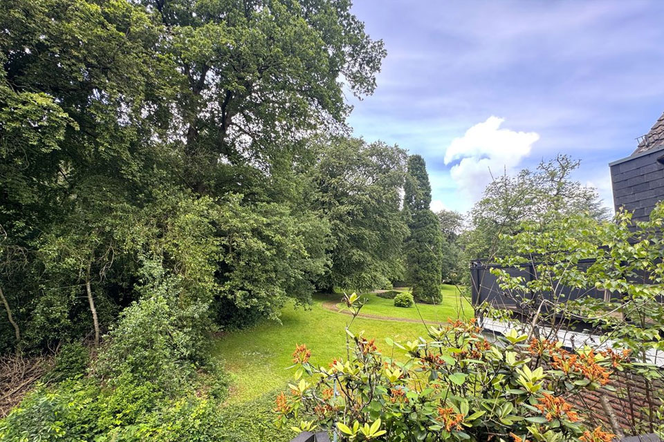 Schoeneaussicht Immobilien
Penthousewohnung im Briller Viertel Balkon Blick in Parkanlage